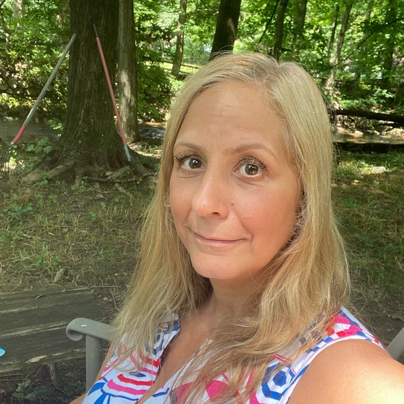 Meet your Posher, Cassandra - Picture 1 of 1